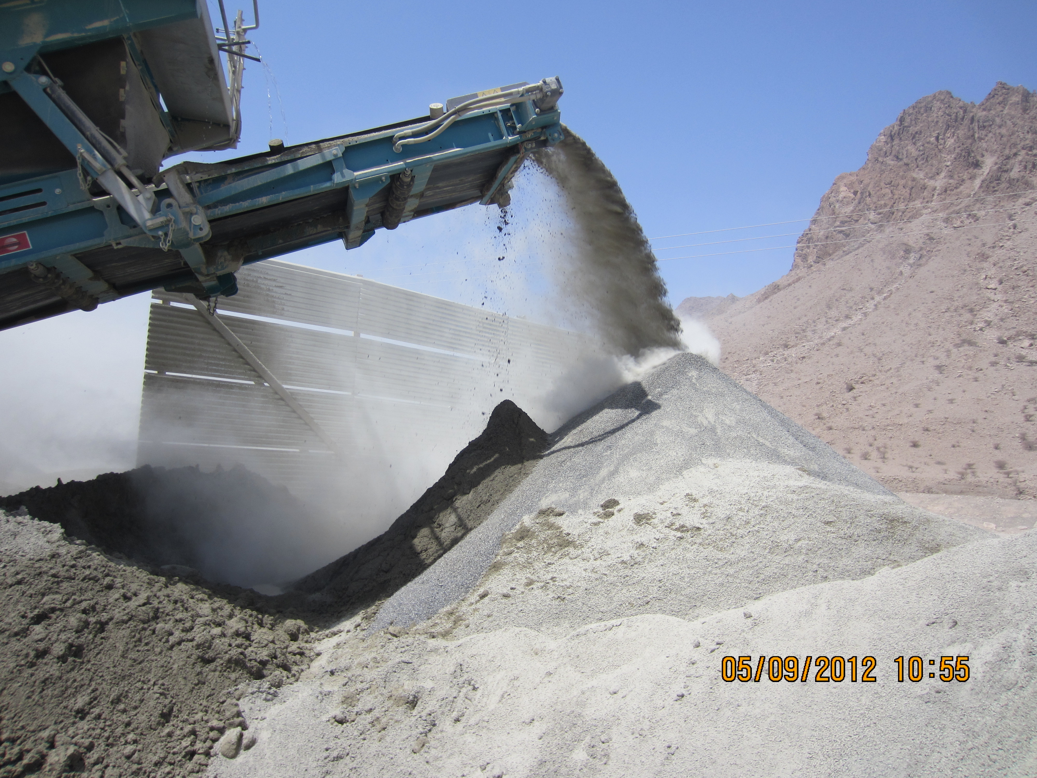 Crusher discharging to stockpile
