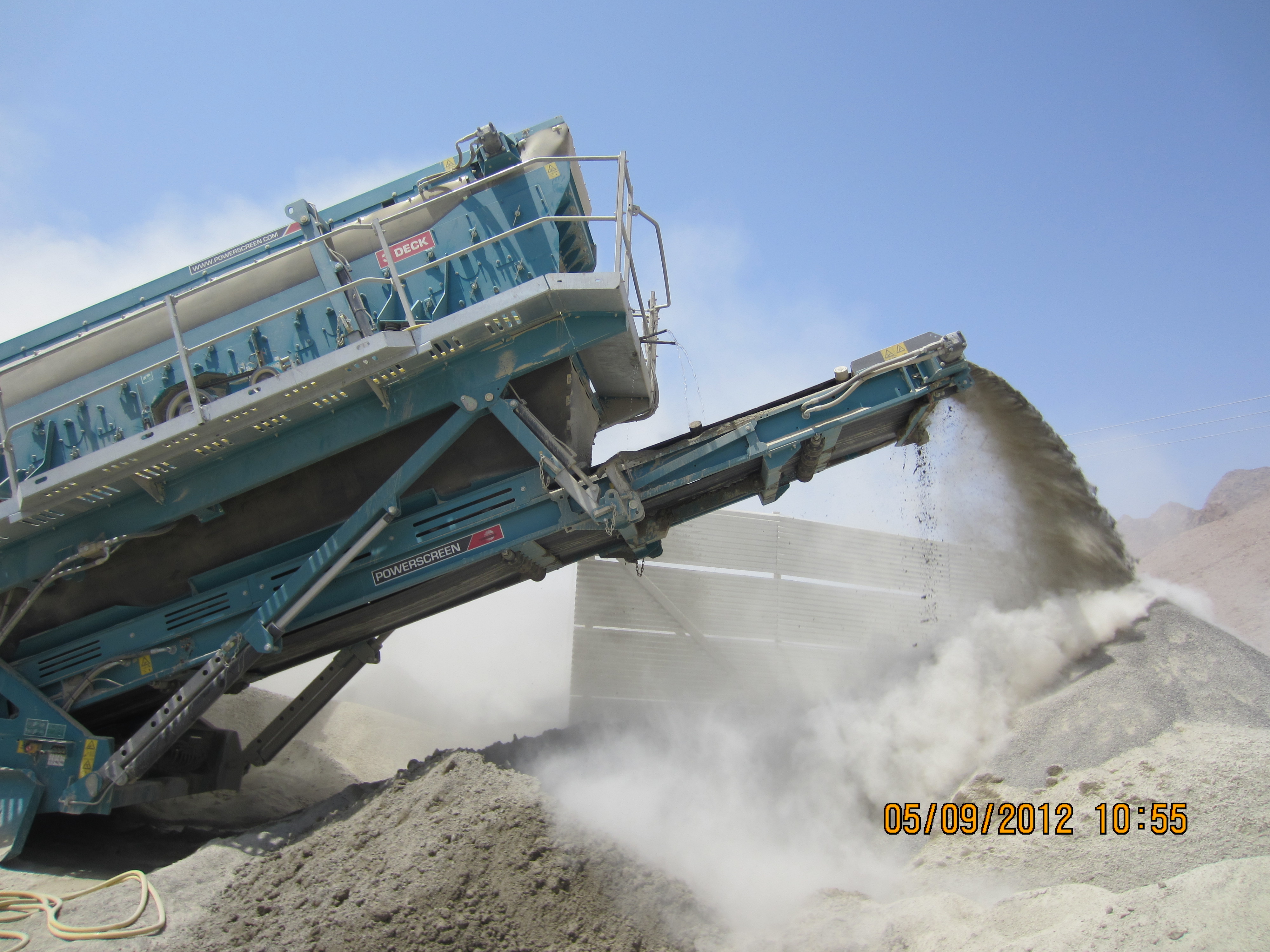 Crusher and screening plant producing aggregates